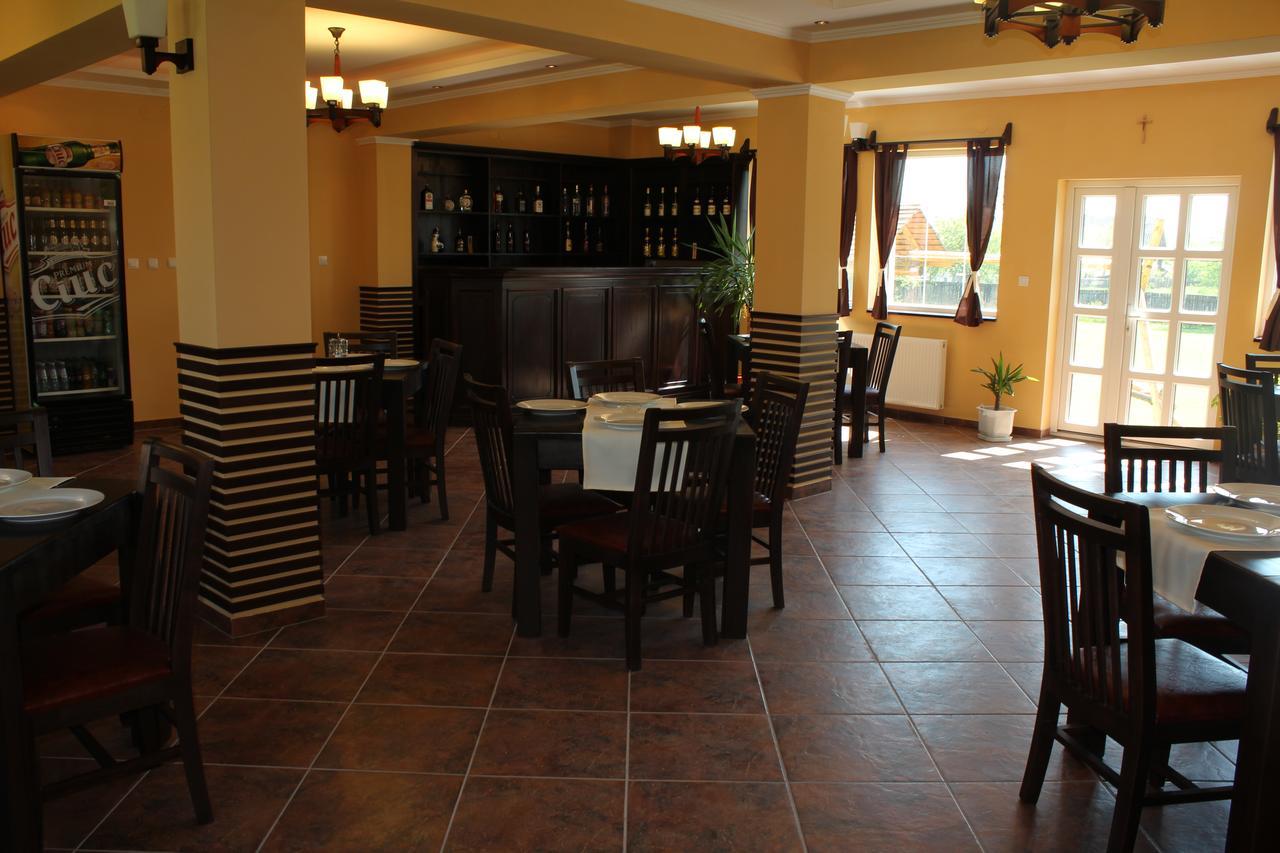 Bed and Breakfast Gyongyvirag Panzio Turia Экстерьер фото